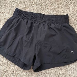 GAP fit dolphin hem black shorts